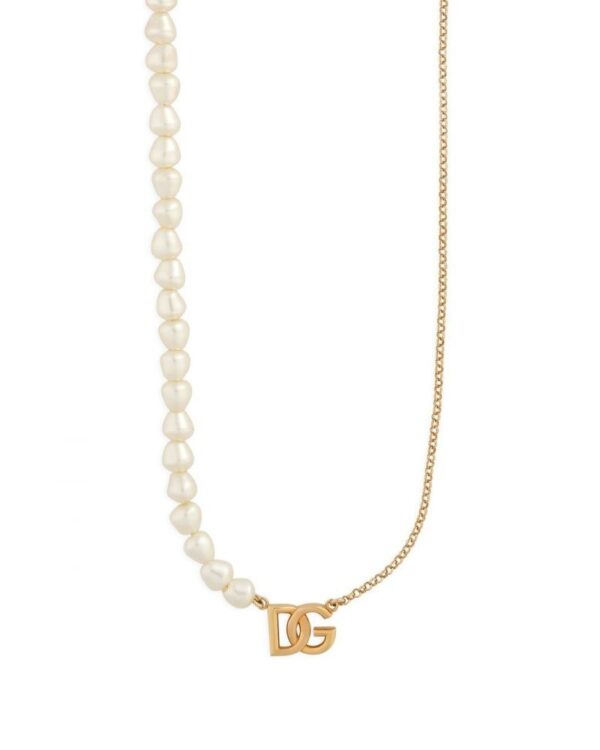 Pearl Necklace | D&G logo: the right jewel for your better half